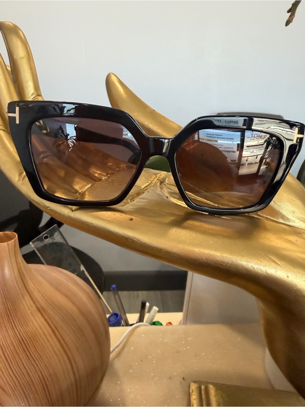 Tom Ford Black Square Gradient Women's Sunglasses with Gold Accents - Picture 4 of 14